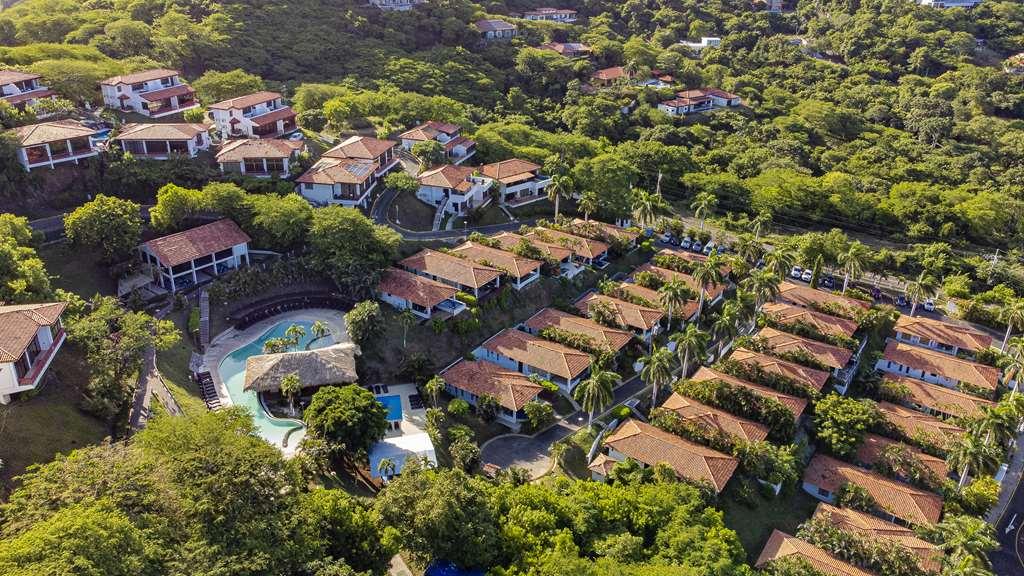 Villas Sol And Beach Resort Плая Eрмоса Екстериор снимка